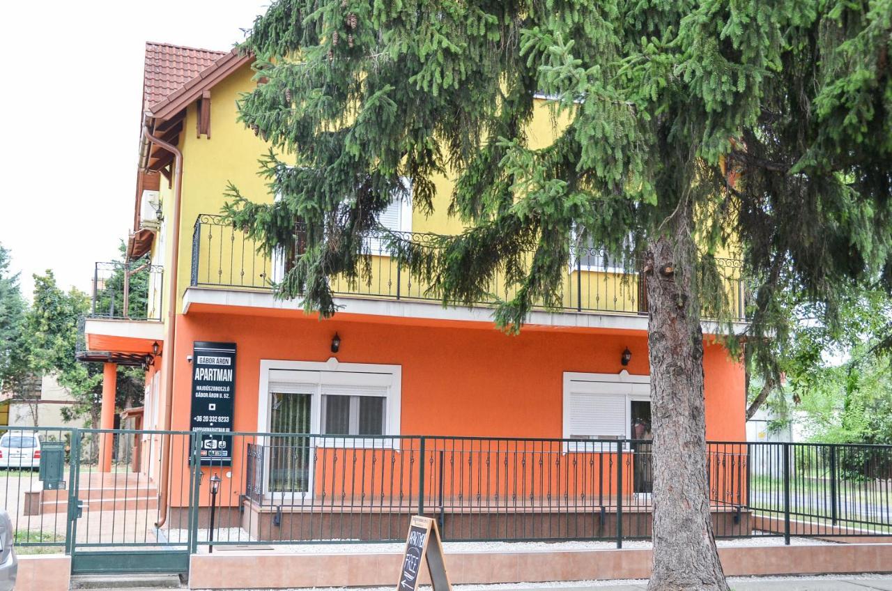 Gábor Áron Apartman Hajduszoboszlo Exterior foto