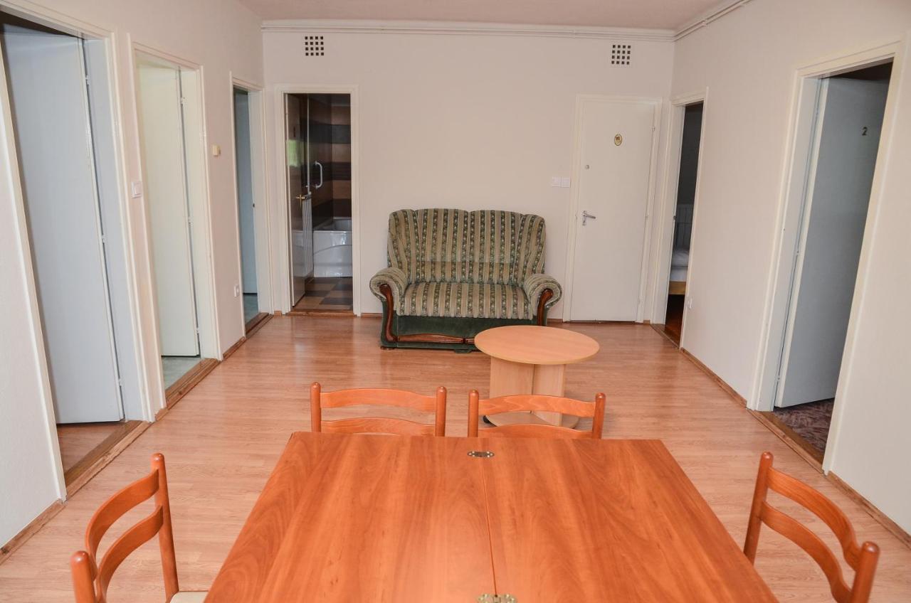 Gábor Áron Apartman Hajduszoboszlo Exterior foto