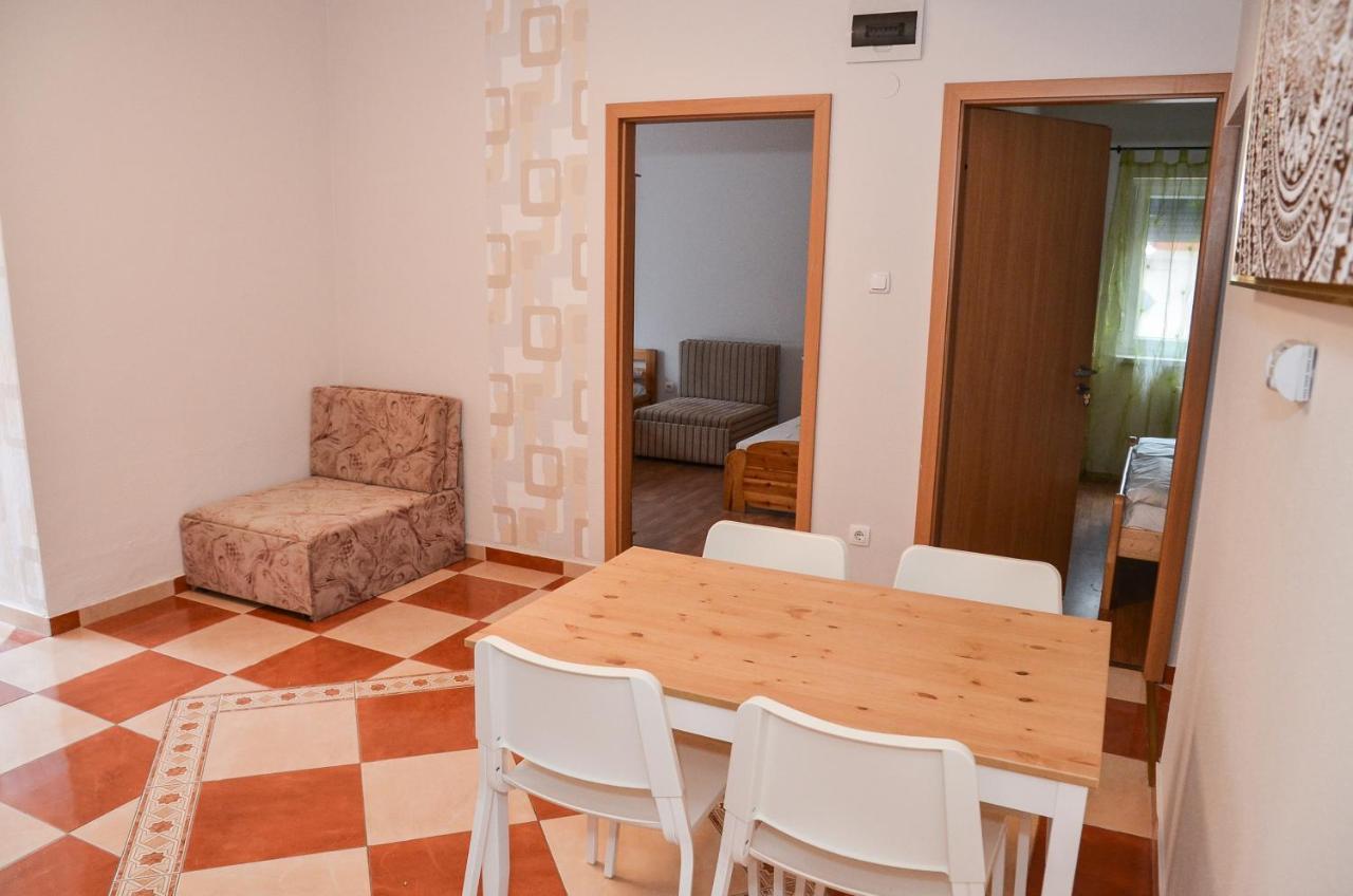 Gábor Áron Apartman Hajduszoboszlo Exterior foto