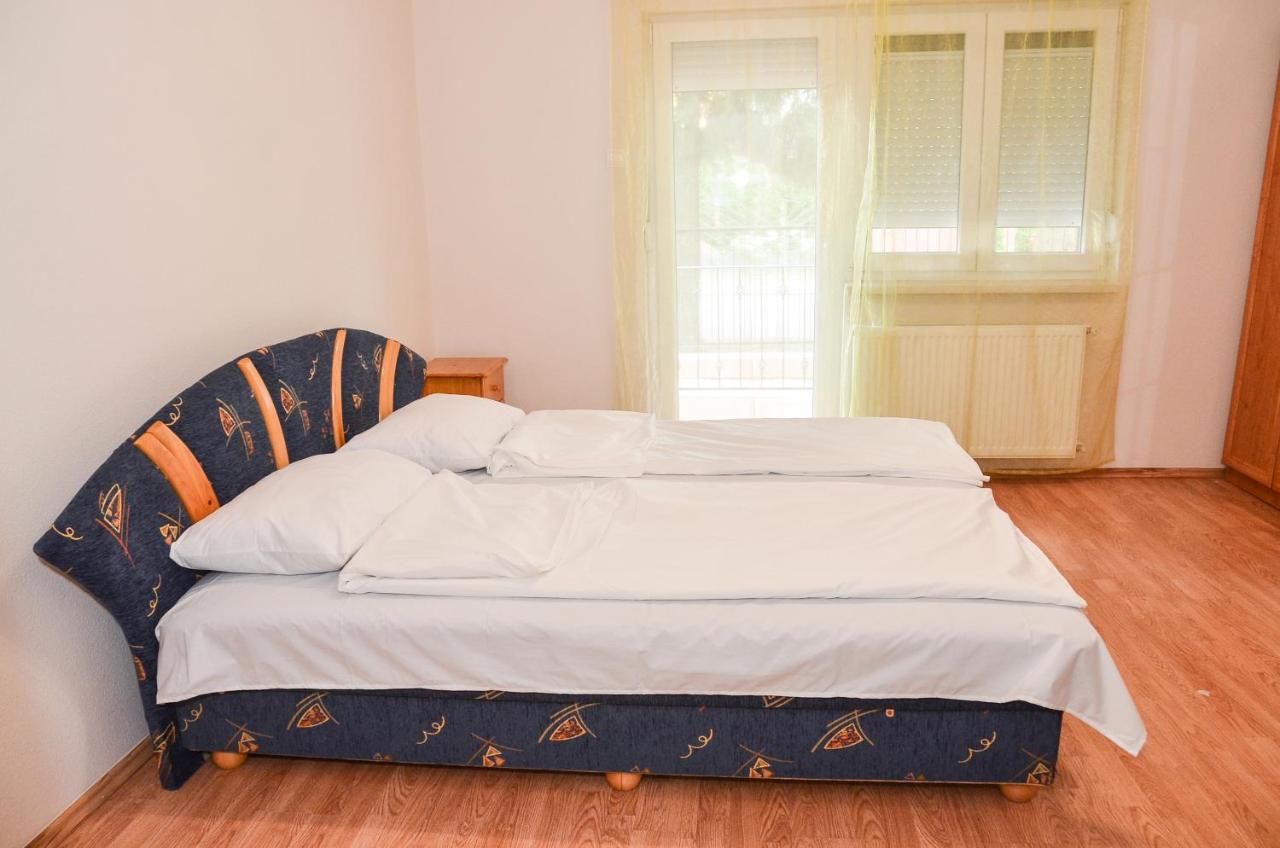 Gábor Áron Apartman Hajduszoboszlo Exterior foto