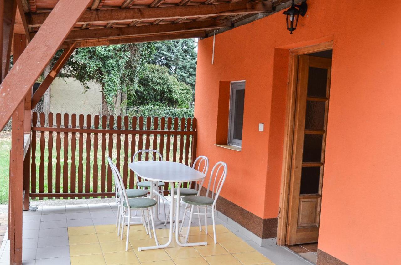 Gábor Áron Apartman Hajduszoboszlo Exterior foto