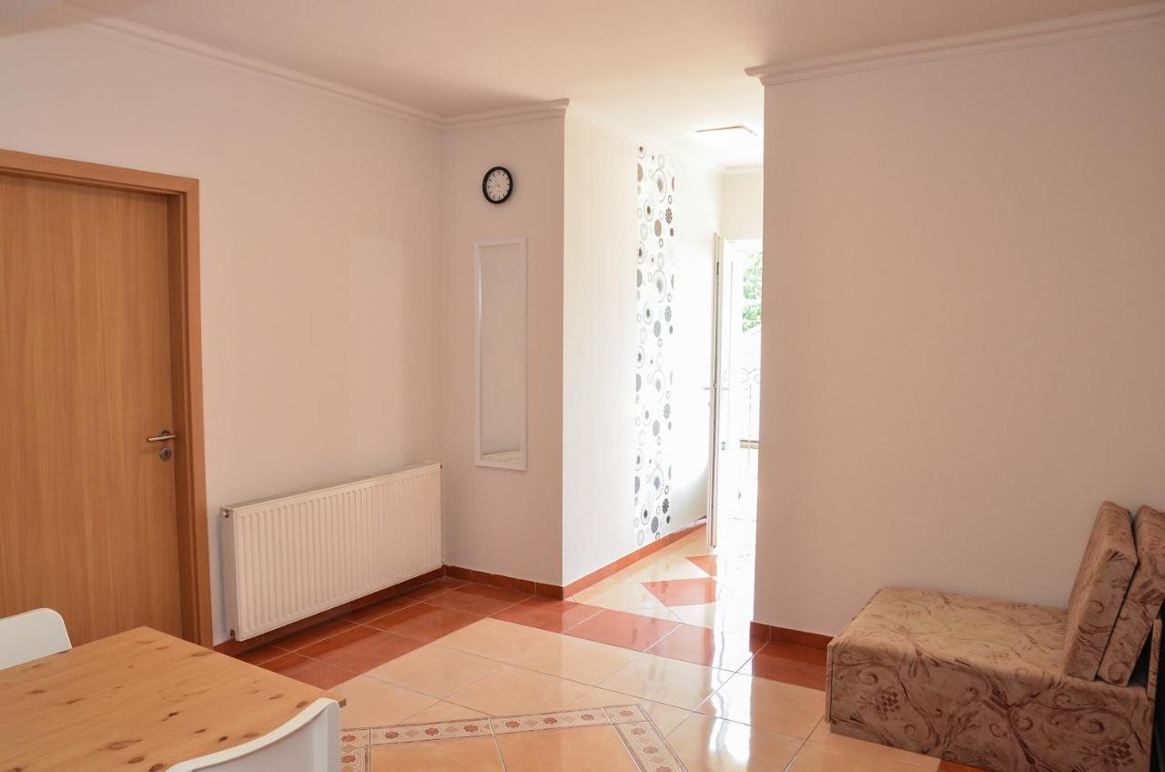 Gábor Áron Apartman Hajduszoboszlo Exterior foto