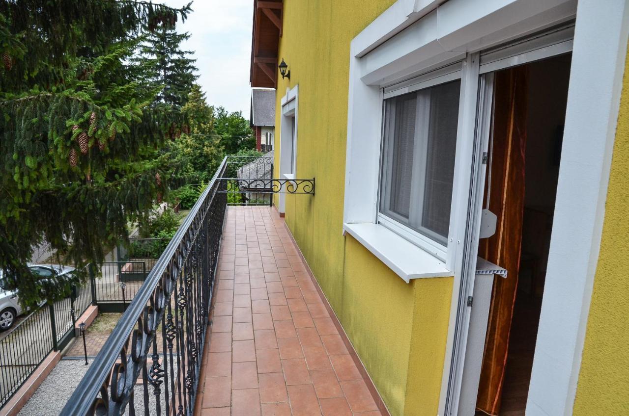 Gábor Áron Apartman Hajduszoboszlo Exterior foto