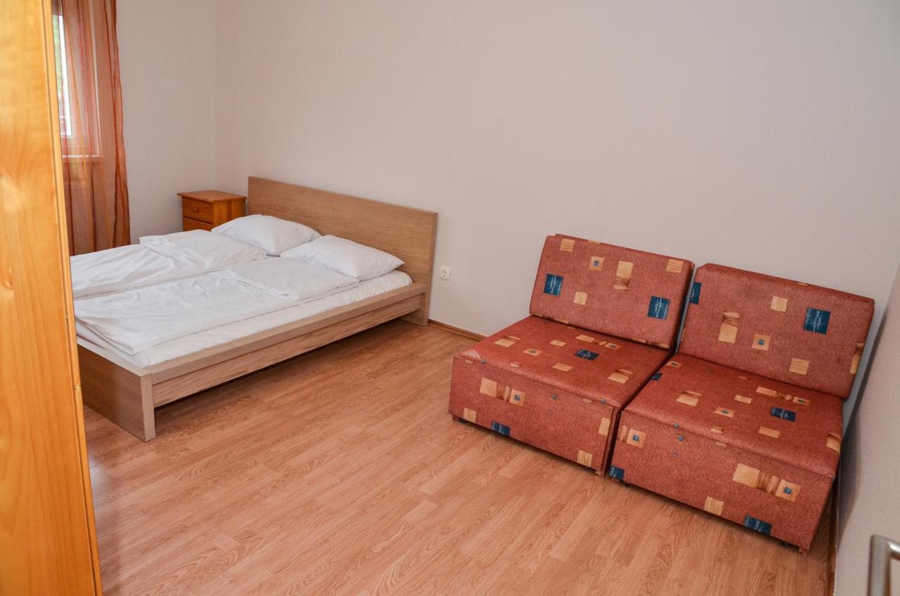 Gábor Áron Apartman Hajduszoboszlo Exterior foto