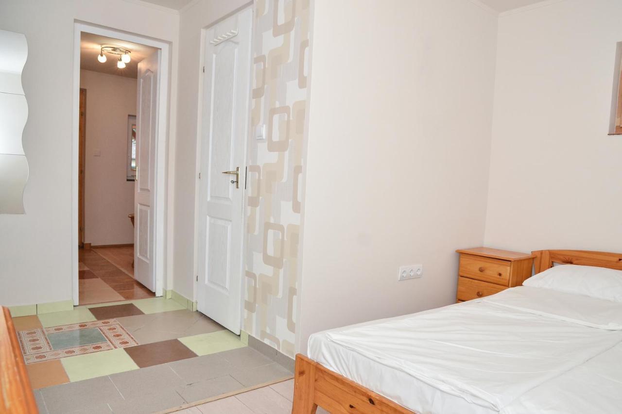 Gábor Áron Apartman Hajduszoboszlo Exterior foto